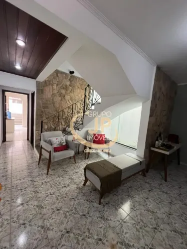 Casa espaçosa com edícula + área gourmet no Jardim Simus Só 450 mil