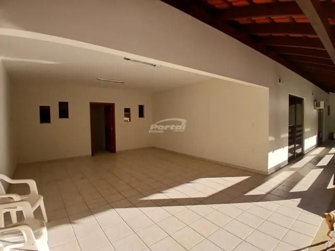 Casa 03 dormitórios disponível para locação no bairro Ribeirão Fresco, em Blumenau.