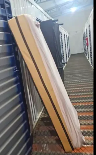 Vende-se cama box de casal