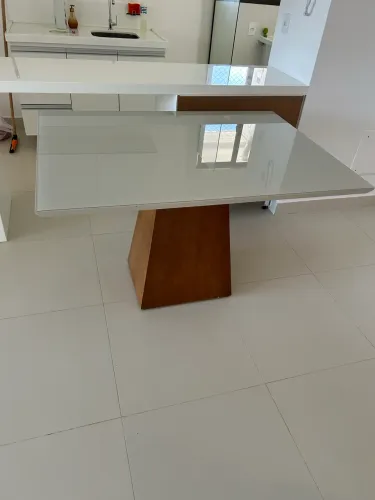 Vendo Mesa de Jantar 100% MDF com tampo em vidro e laca off white