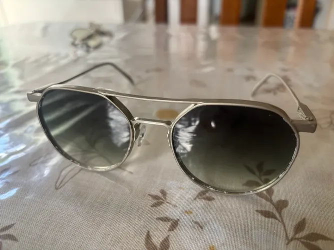 Óculos Aviador Prateado com Lentes Degradê - Estilo Clássico