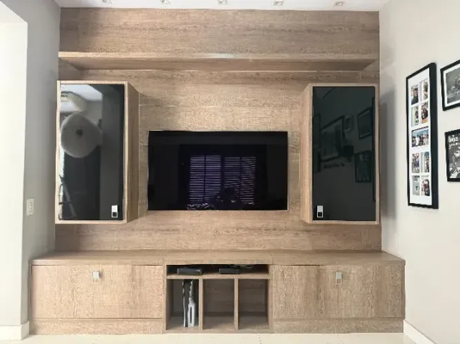 Painel Planejado para TV com Rack e Armários - 290 x 273 cm