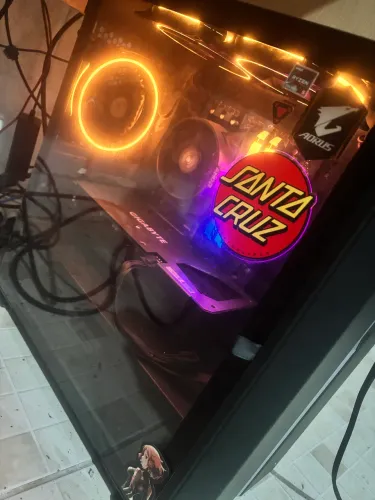PC Gamer Ryzen 5 5600 + RX 7600 8GB + 16GB RAM + SSD 1TB