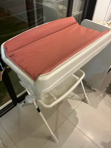Banheira com suporte e trocador Burigotto
