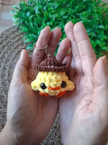 Pintinhos amigurumi de crochê
