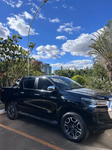 Toyota Hilux CD SRX 4X4 2.8 TDI 16V Diesel Aut. 2023