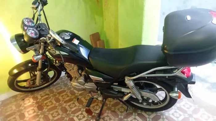 Vendo moto mosca branca único dono 12.000,00