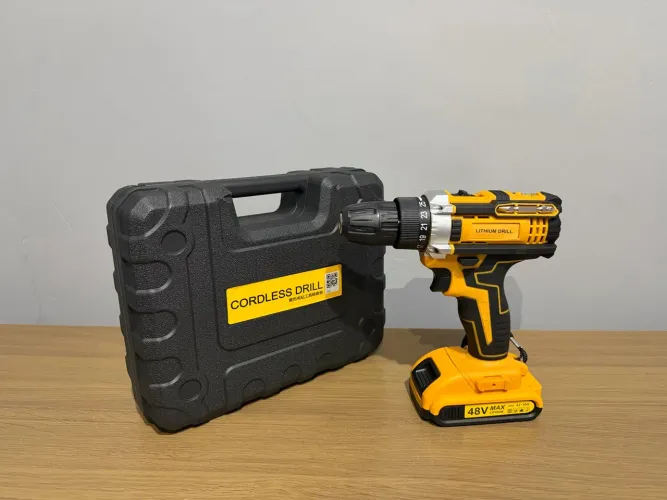 Parafusadeira/Furadeira 48V com 2 Baterias + Maleta e Acessórios