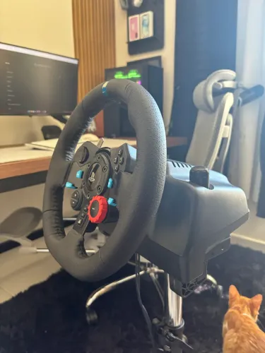 Volante G29 Driving Force + Cockpit Fortrek 