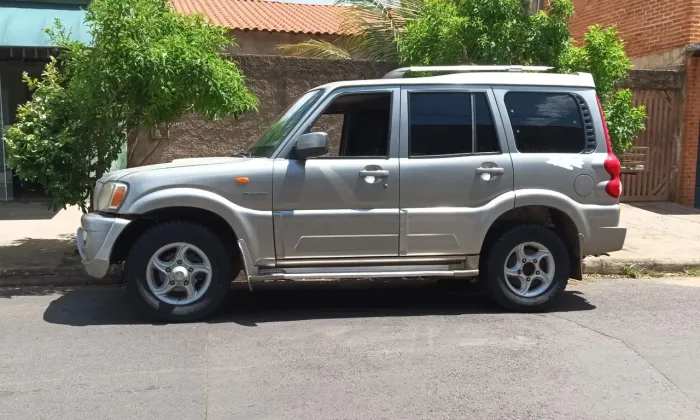 Mahindra Scorpio GLX SUV 2.6 TB Diesel Crde 4WD 2011