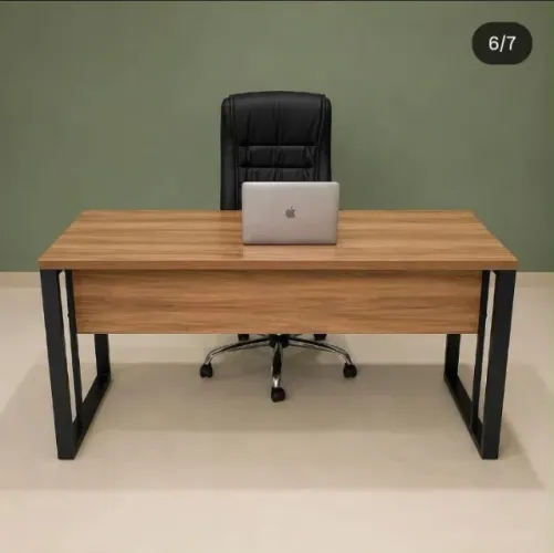 Mesa de escritório tampo de madeira MStock 140x60cm