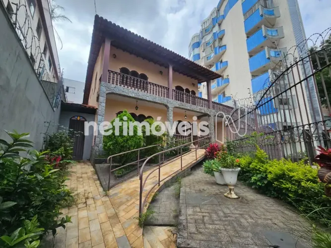 Casa de 04 quartos com 01 suíte e 06 vagas no Minas Brasil