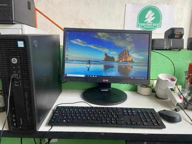 Vende - se PC + monitor , teclado e mouse em ótimo estado 