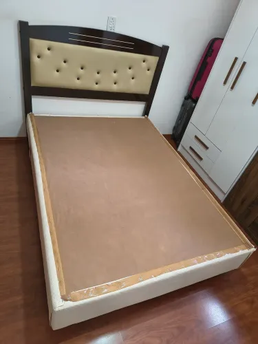 Cama de casal box com cabeceira 1,87x1,38x0,36 alt.