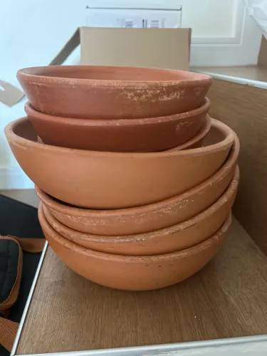 Kit 5 vasos de cerâmica marrom com pratos