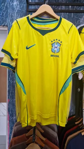 Camisa do Brasil 1linha prêmio... 130.00 avista ou 145.00 no cartão ,temos tamnho p.m.g.gg