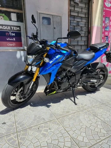 GSX S750 A mais completa