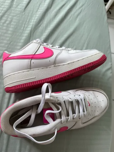Tênis Nike feminino, branco e rosa 