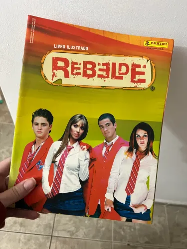 Álbum de figurinhas REBELDE RBD original completo!