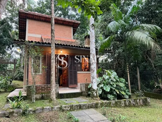 Casa à venda no bairro Fazendinha - Penedo/RJ