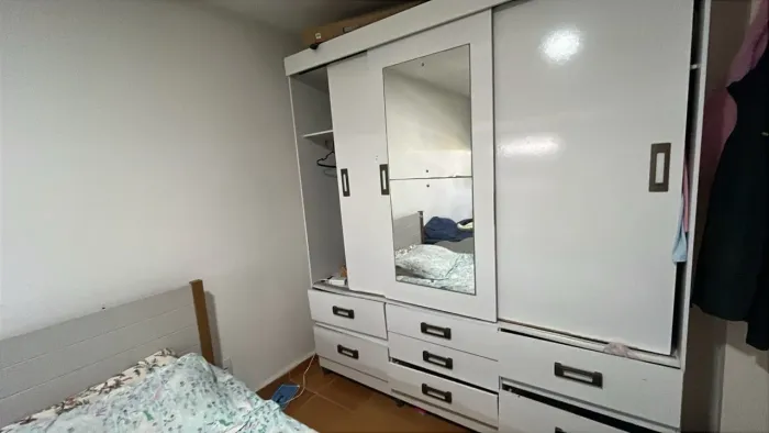 Guarda-roupa com espelho não entrego