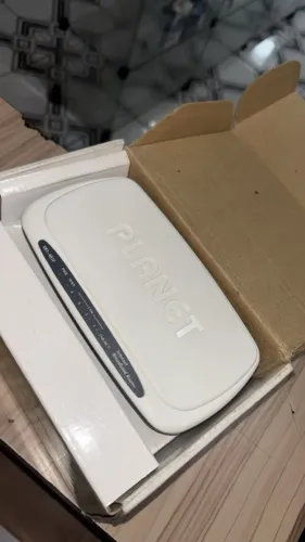 PLANET XRT-401F 4-Port LAN + 1-Port WAN Broadband Router, Stock# XRT-401F