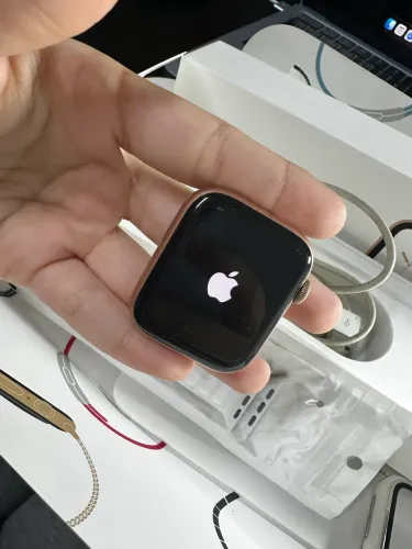 Apple Watch Series 4 44mm GPS Gold + Caixa + Carregador