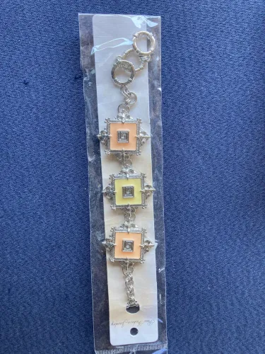Pulseira Feminina Prata com Detalhe Amarelo e Laranja (Nova)