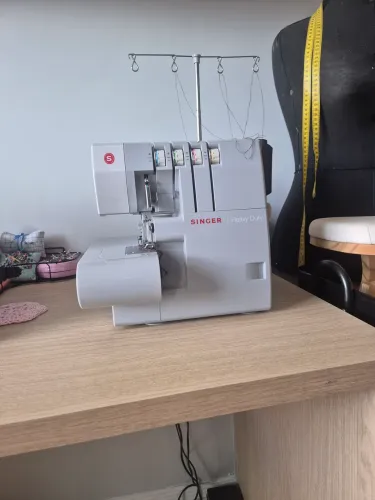 Overloque singer heavy duty 