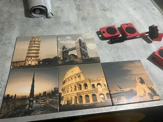 Azulejos com fotos de paisagens icônicas no mundo
