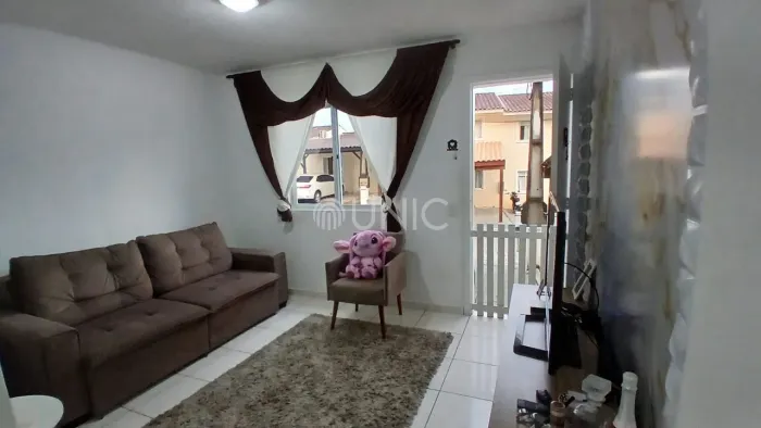 Sobrado em condomínio 2 suítes 2 vagas Bairro Cedros - Camboriú