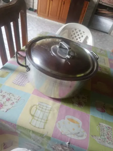 Panelas novinhas usadas 3 vezes