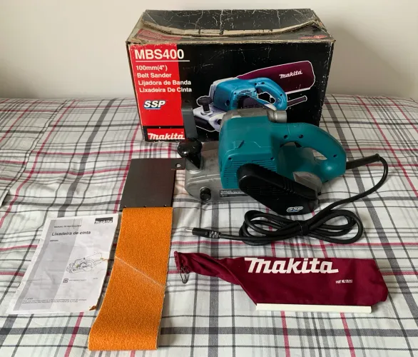 Lixadeira de Cinta com Coleto de Pó MBS400 Makita / 940W - 127V