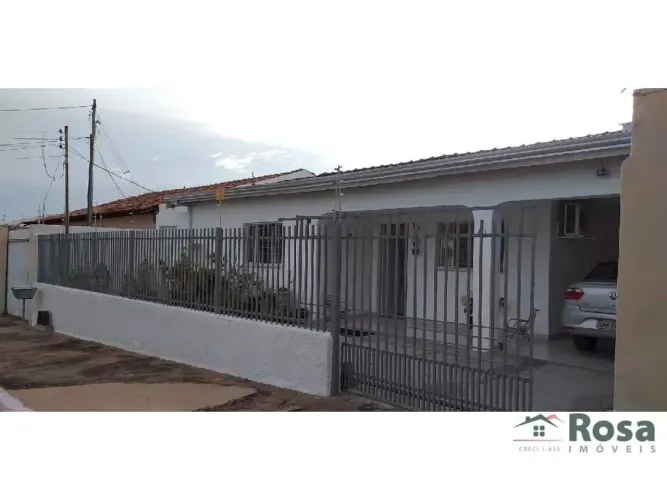 Casa para venda CPA I com 3 quartos sendo 1 suite, fica atrás do Comper Cuiabá