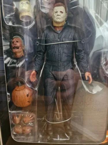 Action Figure Michael Myers Ultimate - Halloween (NECA) - Completo na Caixa