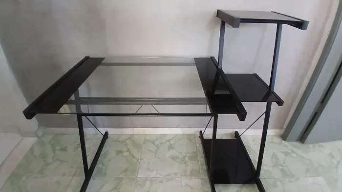 Mesa de computador de vídro 