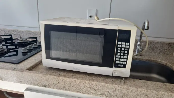 Microondas Philco ótimo estado