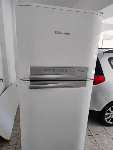Geladeira ELETROLUX DF50 NÃO dispara o compressor