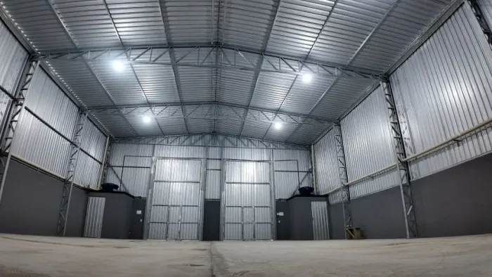 Galpão 252 m² para alugar na Vila Nova, Joinville - pé-direito 6 m, trifásico