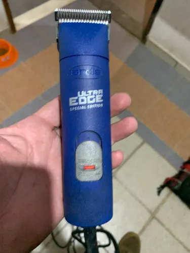 Máquina de tosa profissional andis