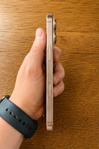 iPhone ? 16PRO