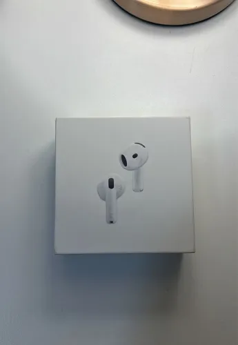 AirPods 4 lacrado com cancelamento de ruído