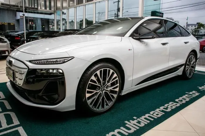Audi A6 Sport. E-tron Perf. Black (elétrico) 2025