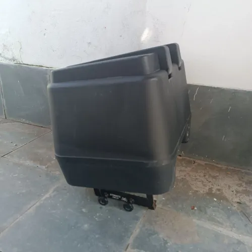 Baú com suporte para mottu