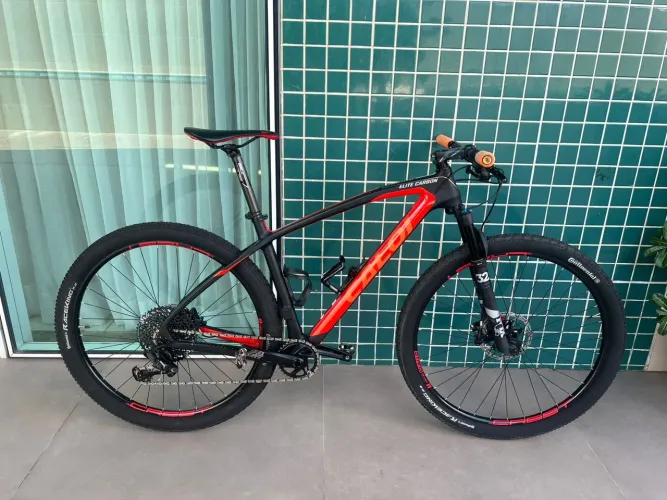 Caloi Carbon Racing 19" 