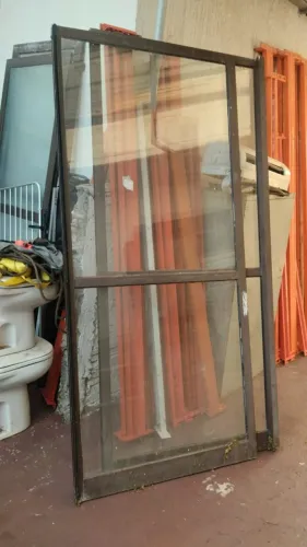 Porta de correr em alumínio e vidro 2,16x0,99 usadas bem conservadas