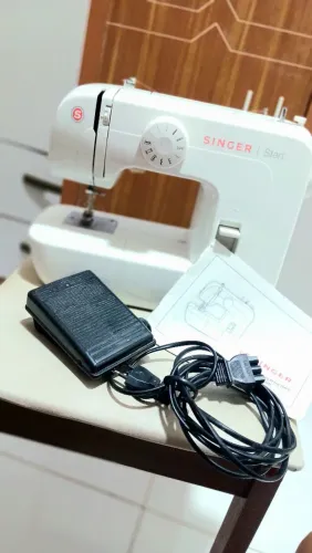 Máquina de costura singer