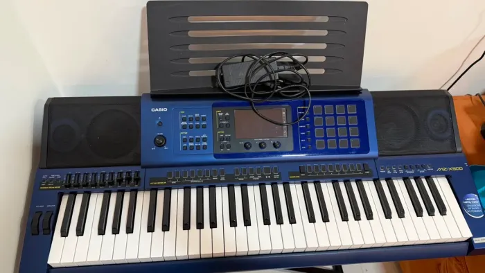 Vendo um teclado