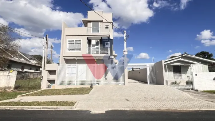 Sobrado no Boqueirão com 3 Quartos, Terraço Gourmet e Acabamento Premium