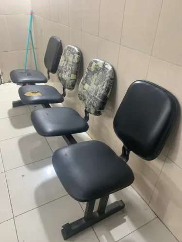 Banco de Espera com 4 Lugares